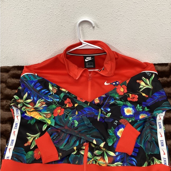 NIKE MULTICOLOR RED FLORAL TROPICAL JACKET size L - Picture 3 of 4